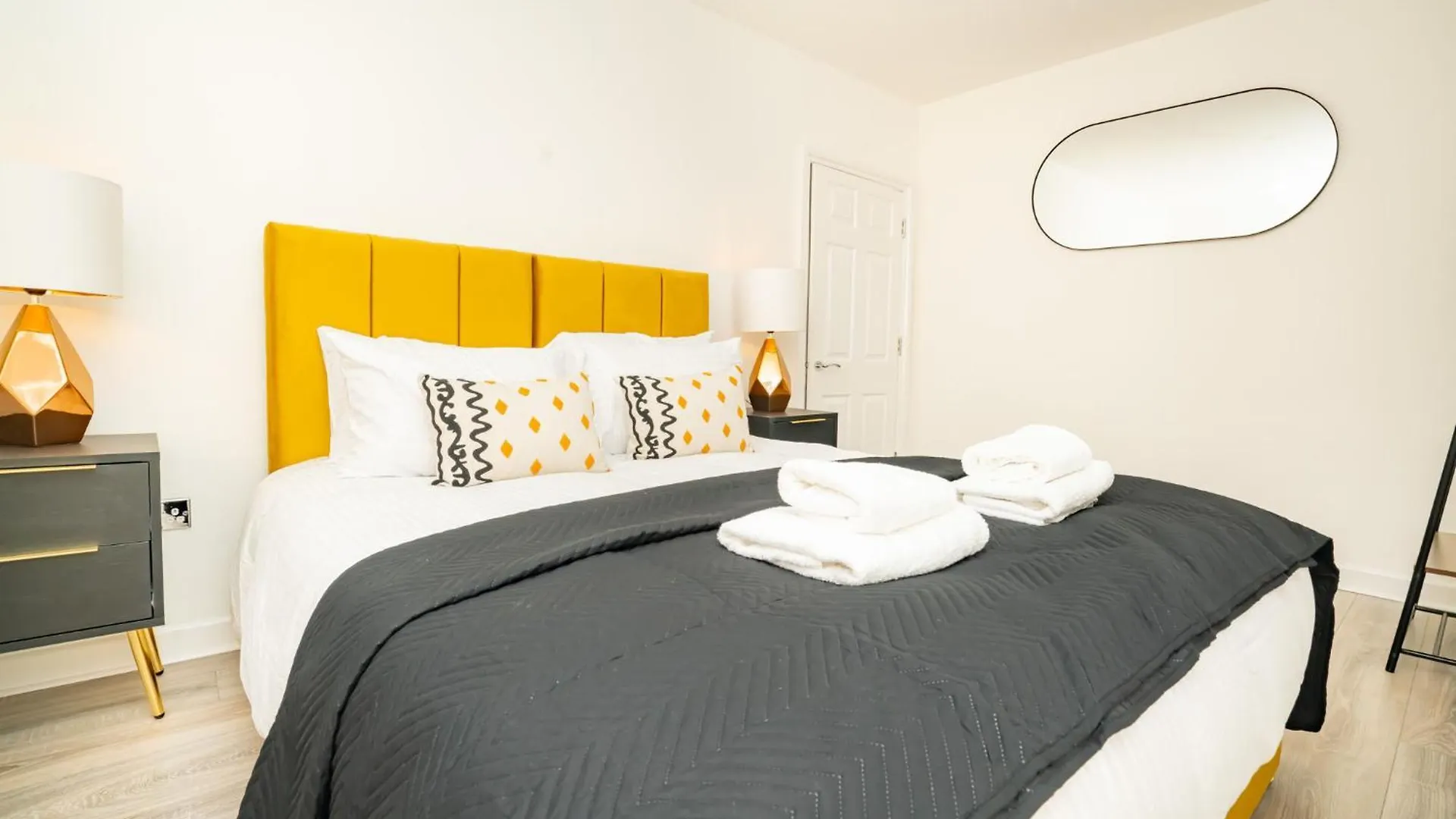The Residence By Guestz Cheltenham Apartment