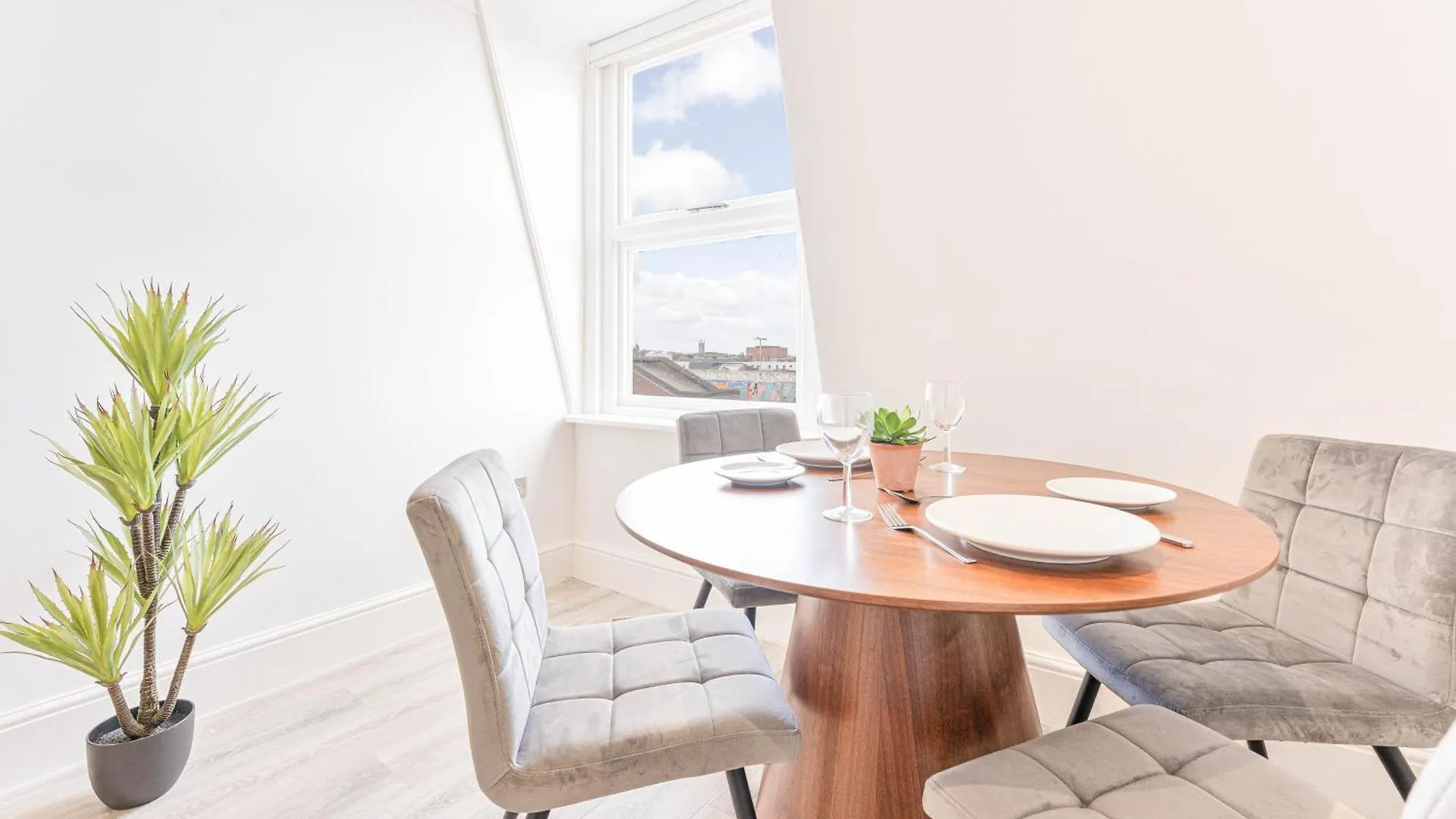 The Residence By Guestz Cheltenham 0*,  Reino Unido
