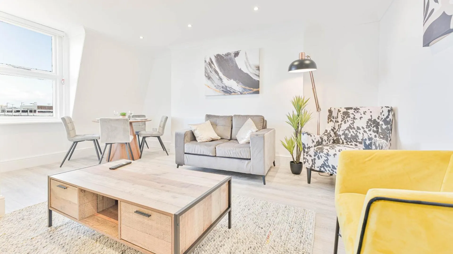 The Residence By Guestz Cheltenham 0*,